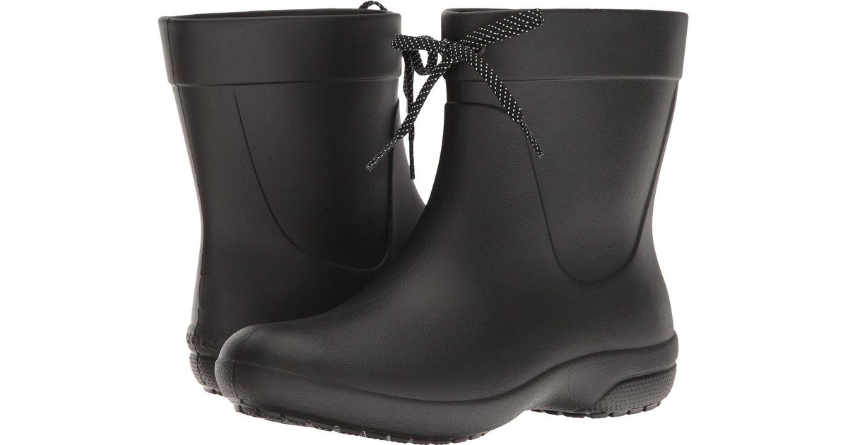 crocs women's freesail shorty rain boot