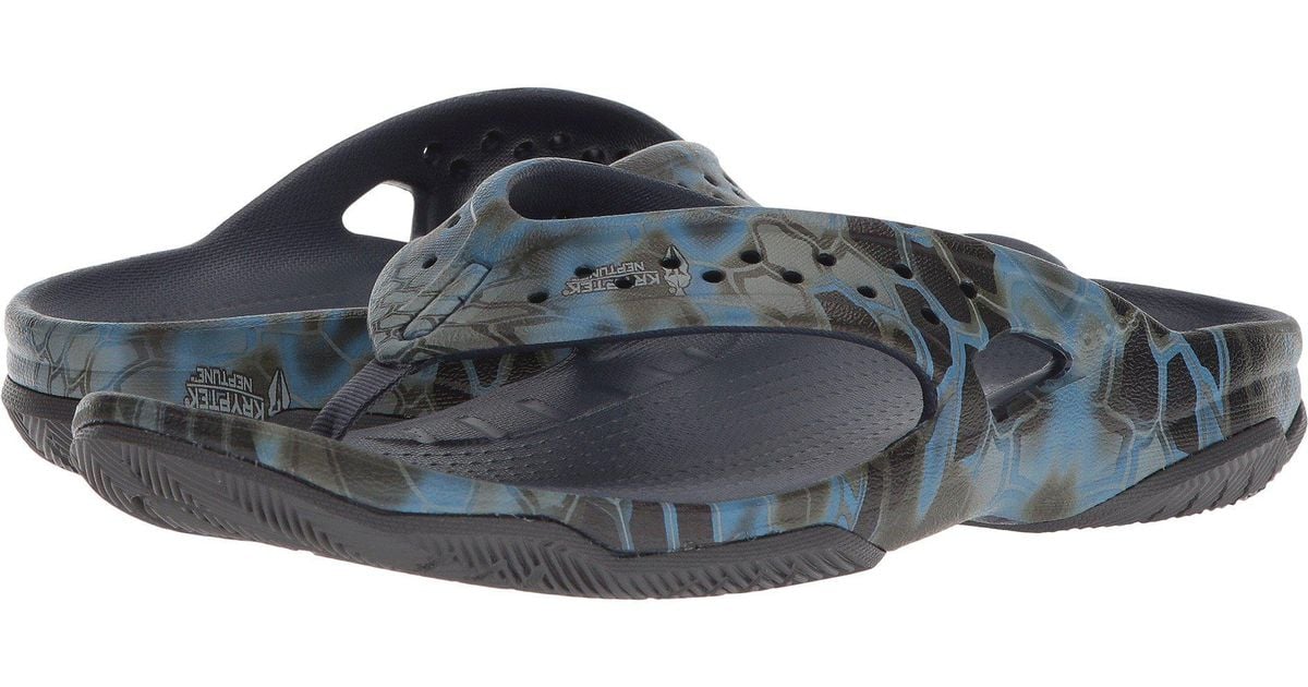 Crocs™ Swiftwater Kryptek Neptune Deck Flip in Blue | Lyst