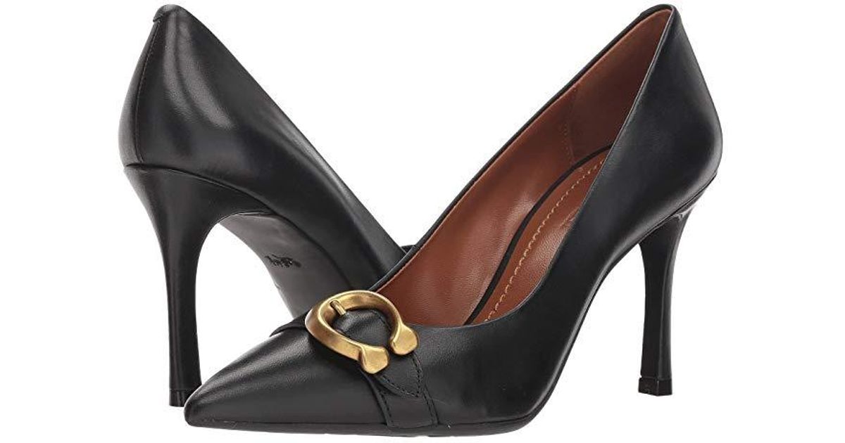 coach signature pumps