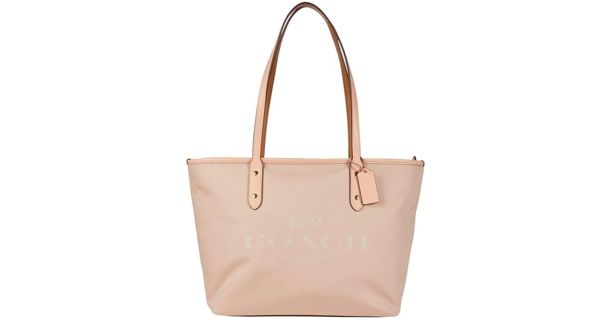 coach city zip tote with horse and carriage