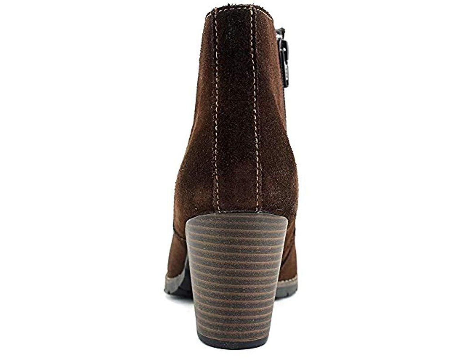 clarks pause camelia