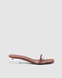 neous flat sandals