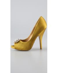 badgley mischka yellow shoes