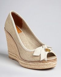 tory burch platform pumps
