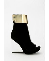 Urban Outfitters Roni Clear Wedge Peeptoe Ankle Boot in Gold (Black) | Lyst