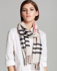 Burberry Giant Check Cashmere Scarf in Stone Check (Natural) - Lyst