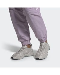 ozweego tech grey