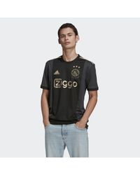 Uniek reggae-shirt Ajax binnen dag uitverkocht | Voetbal | Telegraaf.nl