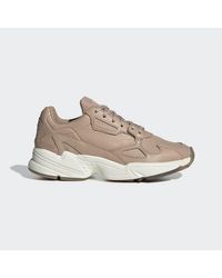 adidas Falcon Shoes in Beige (Natural 