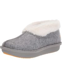 clarks step flow low slipper