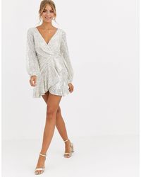 robe cache coeur sequins
