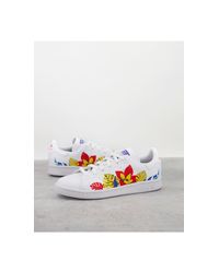 adidas à fleurs