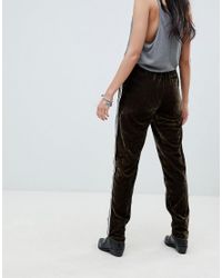 Pantalon de jogging en velours Vero Moda en coloris Green