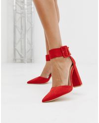 Glamorous Rubber Felrode Pumps Met Blokhak En Gesp in het Rood - Lyst
