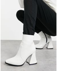 Botines blancos con tacón acampanado y puntera cuadrada LAMODA de color  Blanco | Lyst