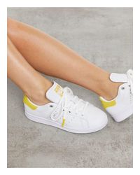 Stan Smith - Baskets avec détails en velours côtelés Velours côtelé adidas  Originals en coloris Blanc - Lyst