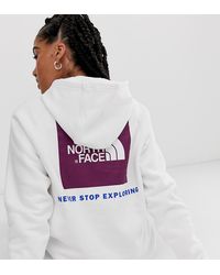 Felpa con cappuccio squadrata rossa con maniche raglan bianco/viola di The North Face in White