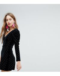 Tuta corta monospalla in velluto con borchieBershka in Velluto di colore  Nero | Lyst