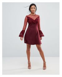 Robe Trapeze Courte Avec Volants En Dentelle Et Manches Longues Evasees Dentelle Elise Ryan Petite En Coloris Rouge Lyst