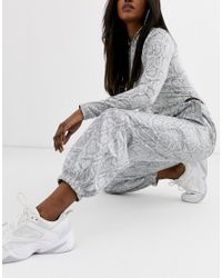 snake print nike