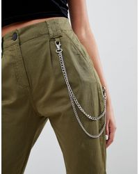 Pantaloni cargo con catenaBershka in Denim di colore Verde | Lyst