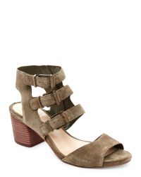 Vince Camuto Women/'s Geriann Triple Buckle Sandal Truffle