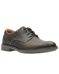 clarks unelott plain black