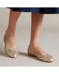 Clarks grace lily navy top