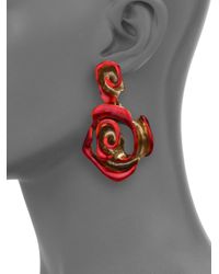 Oscar de la Renta | Red Painted Rose Clip-On Drop Earrings | Lyst
