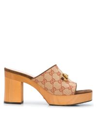 Gucci Suède GG Muiltjes Met Plateauzool in het Bruin - Lyst