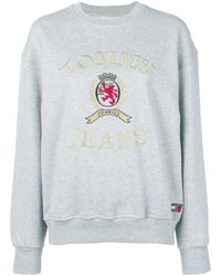 Sweat à logo brodé Tommy Hilfiger en coloris Gray
