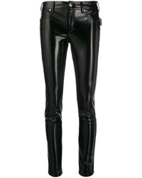 Pantalones pitillo de charol Versace Jeans Couture de Cuero de color Negro  | Lyst