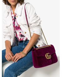 Gucci Fuchsia Marmont Medium Velvet Quilted Bag in het Roze | Lyst NL