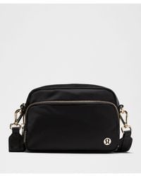 lululemon Everywhere Crossbody Bag 2L in Green | Lyst