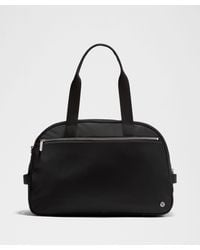 Lululemon City Essentials バッグ 25L ブラック City Essentials バッグ 25L | バッグ | Lululemon JP