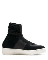 Sneakers \