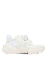 nike white mesh sneakers