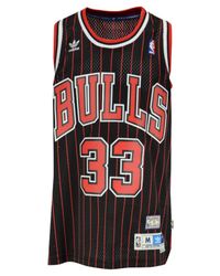 adidas Men's Scottie Pippen Chicago Bulls Swingman Jersey in Black ...