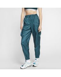 nike utility cargo jogger