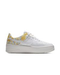 Nike Air Force 1 Sage Low Premium Camo Shoe in White - Lyst