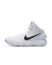 white basketball shoes nike womens