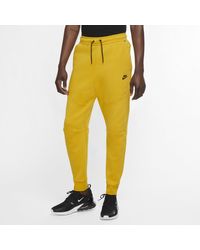 Pantaloni jogger Sportswear Tech Fleece da Uomo di Nike in Giallo | Lyst