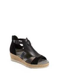 earth jasmine sandal