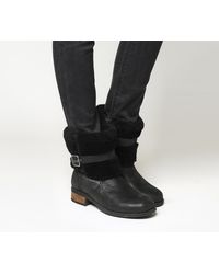 white boots with zipper