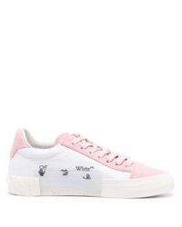Off-White schoen / sneaker New Arrow Low Vulcanized in zwart 802800