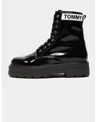 pull on flat ankle boots