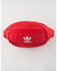 adidas fanny pack tillys