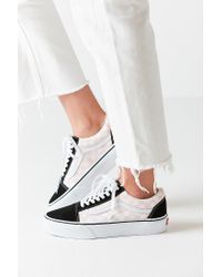 vans checkered old skool platform