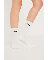 womens white nike crew socks