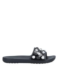 Sloane Timeless Clash Pearl Ciabatta Fascia con Perle MOD. 205440 Black  8/39 di Crocs™ | Lyst